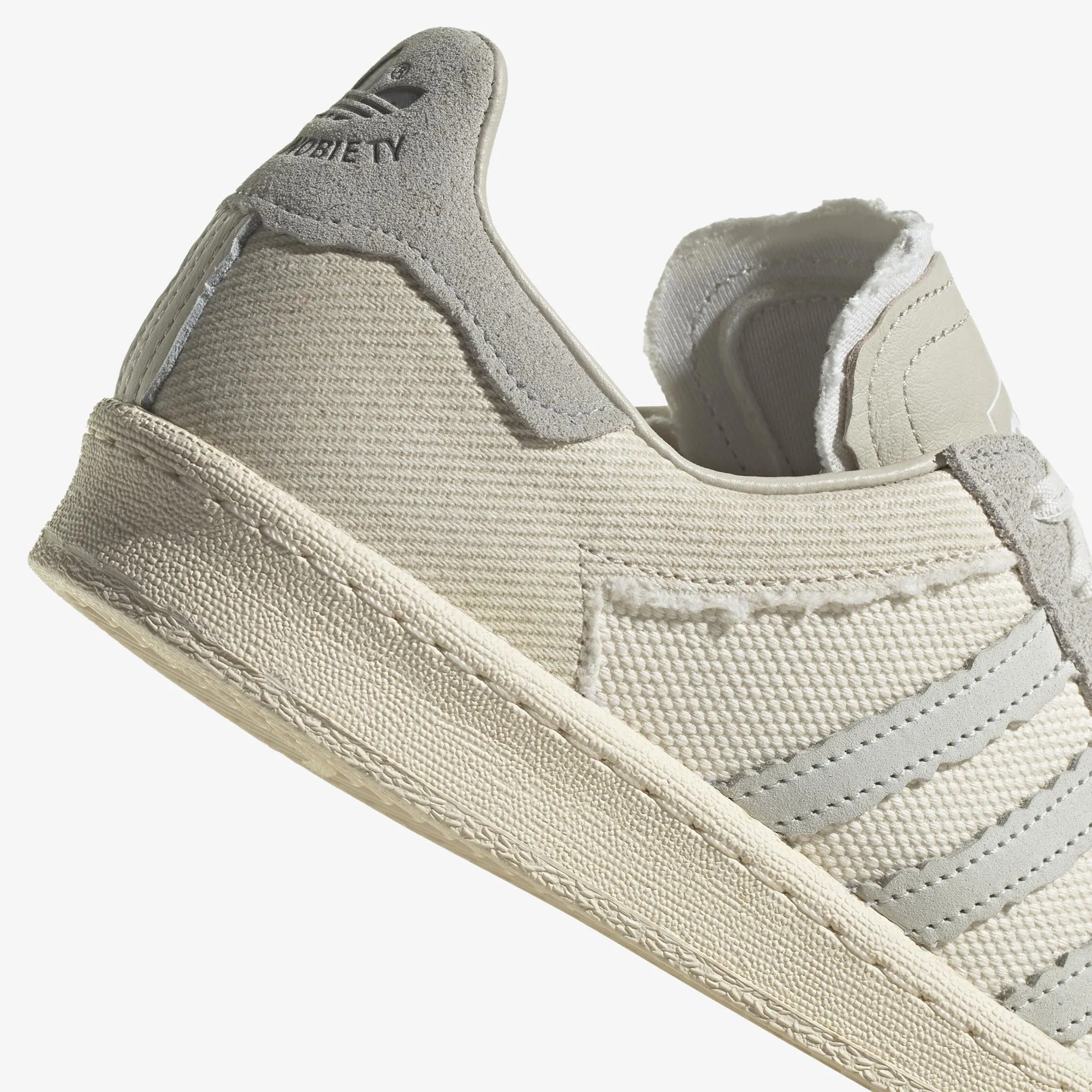 Adidas Originals | CAMPUS HIGHSNOBIETY HIGHART { CRYSTAL WHITE/WHITE TINT/CHALK WHITE