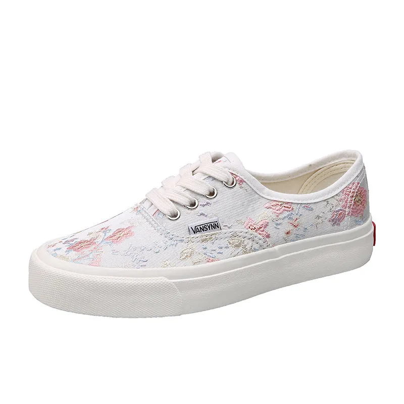 Charming Casual Design Flower Embroidered Female Canvas Shoes