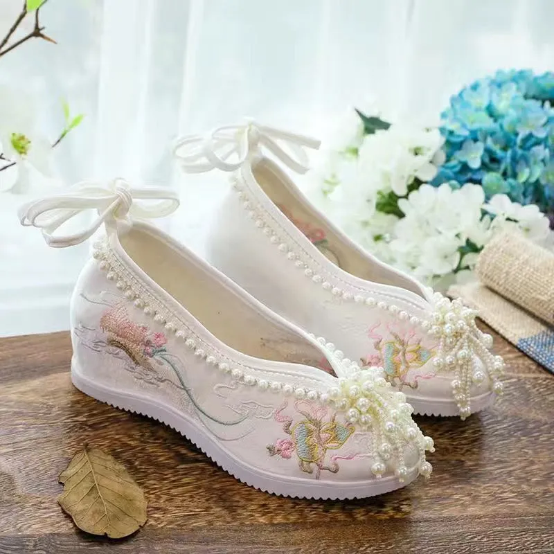 Hanfu Shoes: Hulu