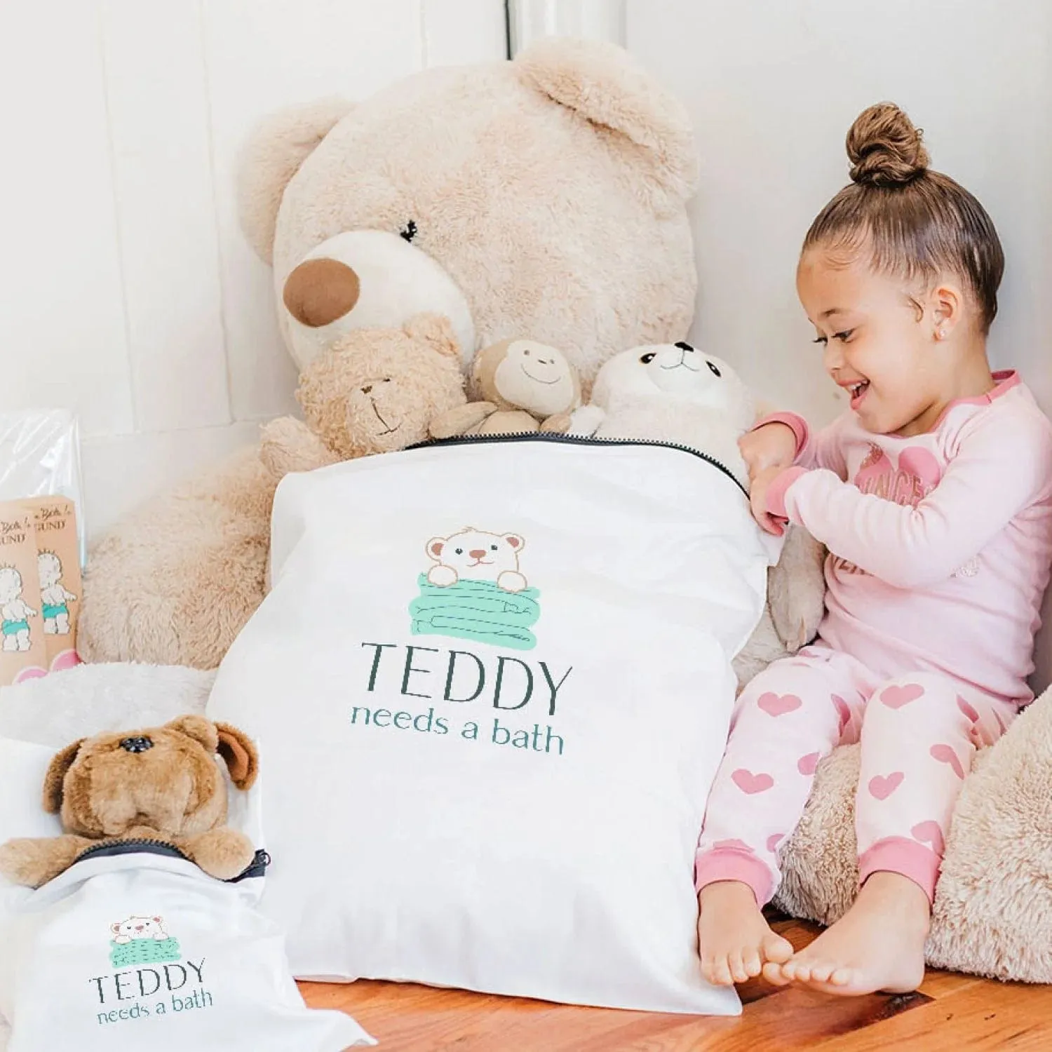 Teddy Needs a Bath Extra Large Washer and Dryer Bag - 20"X30"