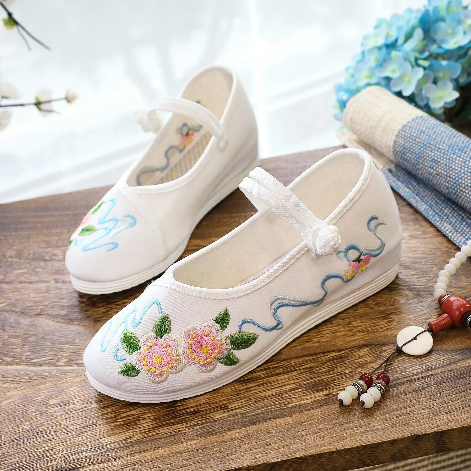 Women's Clothing Embroidered Buckle Height Increasing Insole Canvas Shoes