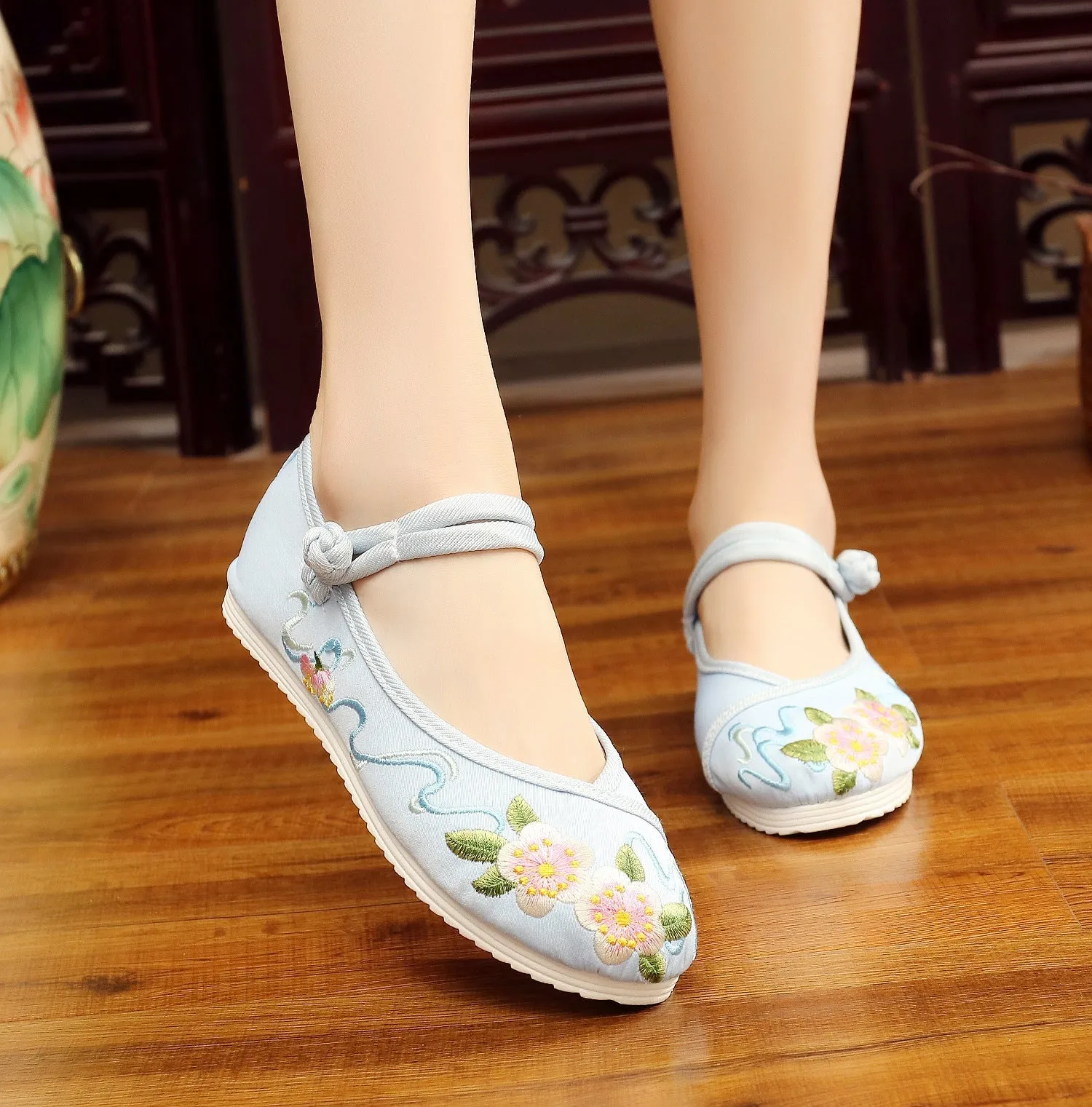 Women's Clothing Embroidered Buckle Height Increasing Insole Canvas Shoes