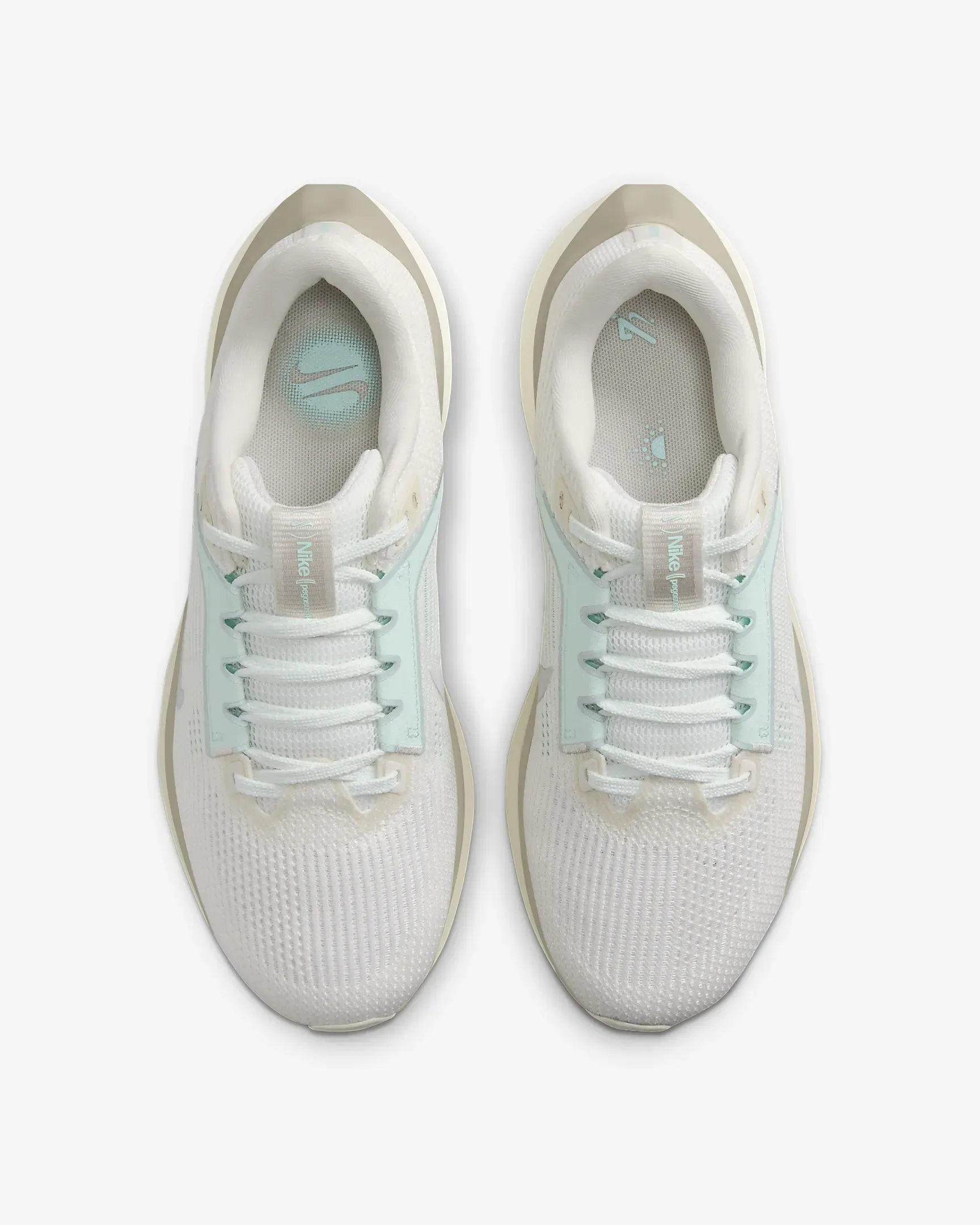 WOMEN'S PEGASUS 40 PREMIUM